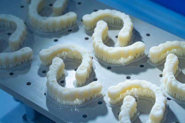 modeling frame for teeth production from a 3d printer at the laboratory